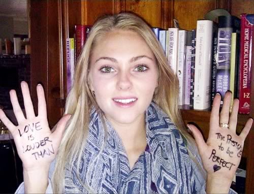 AnnaSophia supports Love is Louder  333088398