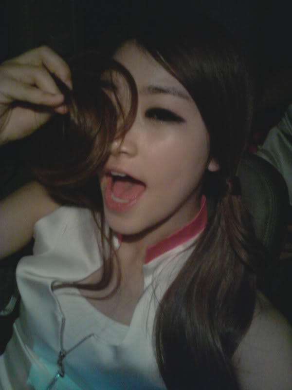 [PICS][15.10.11] A-zi đăng hai bức hình Selcas trên Twitter  417260656