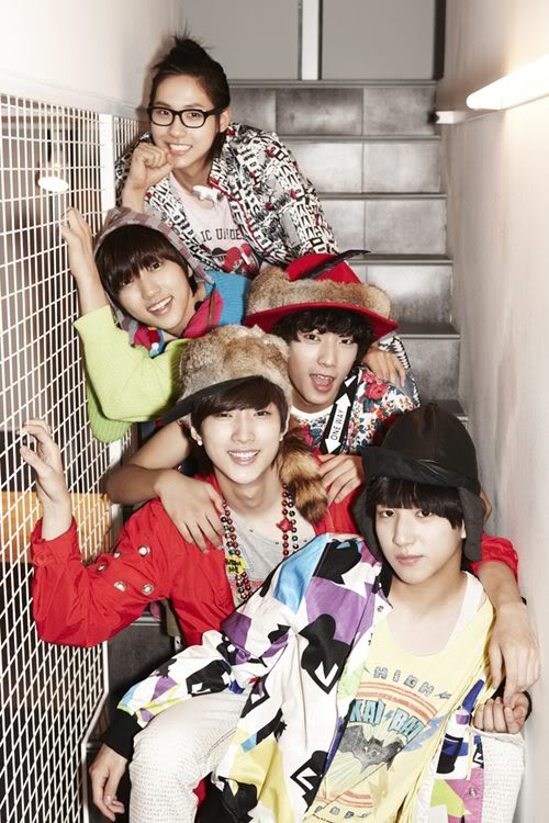 [NOTI/11.11.15] B1A4 hace un exposivo debut en Japón. Boletos agotados en un minuto. Causan que la red caiga. Ecdef0958a2609932d563699f0431338