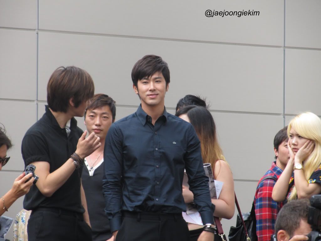 [Pics][10092011] Homin – The LACOSTE S/S 2010 Collection Fashion Show  Ksetsyc12