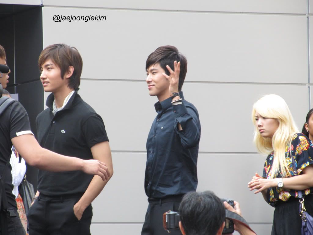 [Pics][10092011] Homin – The LACOSTE S/S 2010 Collection Fashion Show  Ksetsyc15