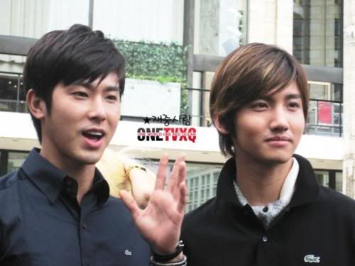 [Pics][10092011] Homin – The LACOSTE S/S 2010 Collection Fashion Show  Tumblrlrczyw6lj51qc2d9c