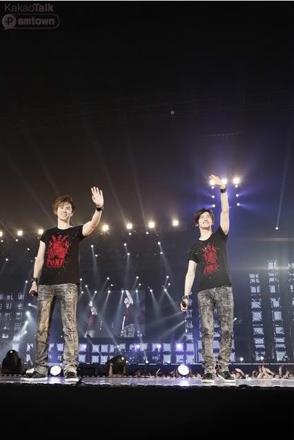 [INFO] 120601 Live Tour TONE 2012 de Tohoshinki Sera Transmitido!! 66ea34dftw1dsairtppdej-Copy