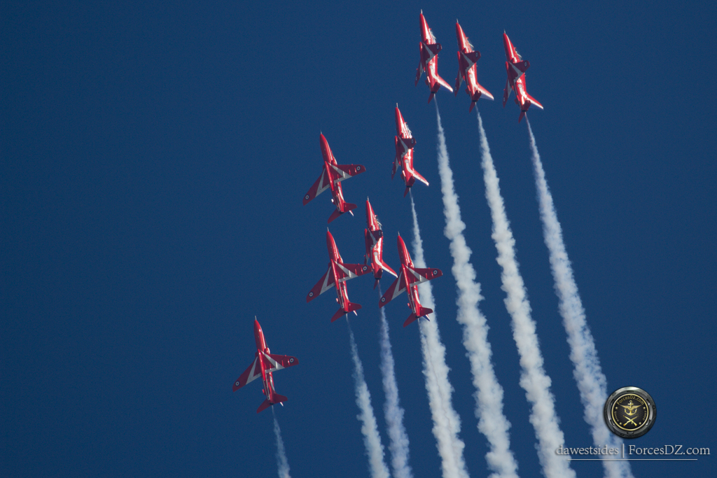 Red arrow a Doha  IMG_3981_zps66ccccd5