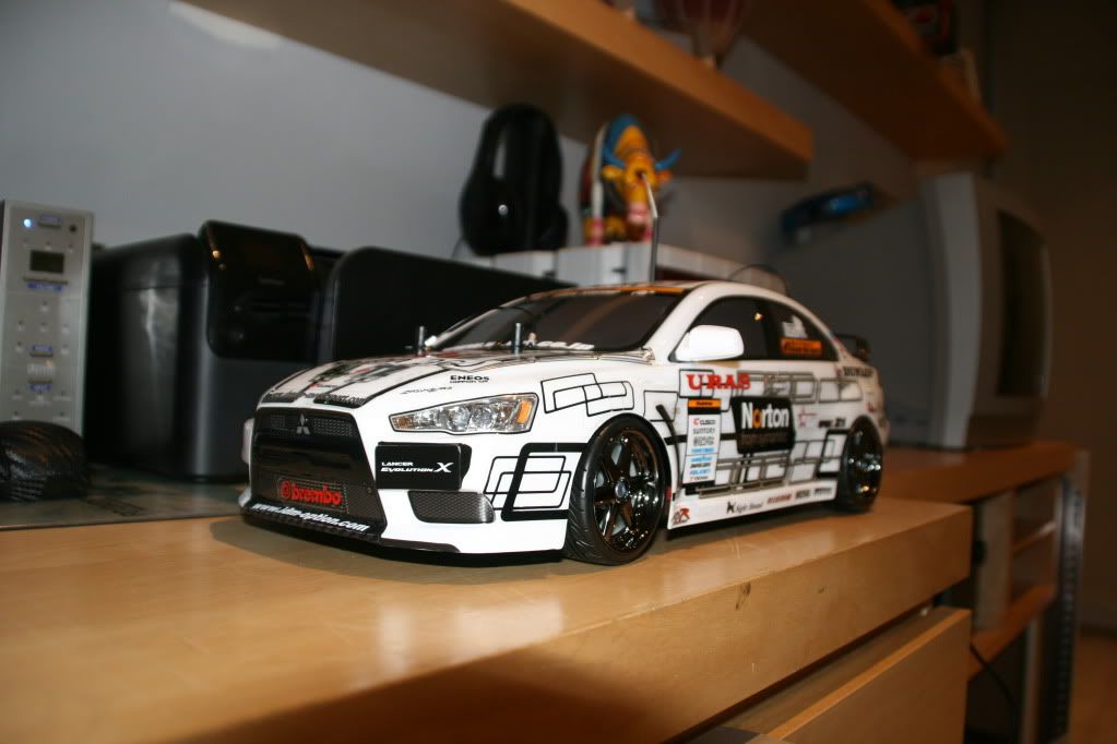 Mitsubishi Evo X con deco " Ken Nomura" IMG_7532