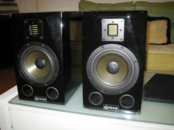 Adam Audio HM2 Bookshelf Speakers (Used) 3f84d522-4301-454e-95bf-9bb653b0f234_zpskchghmw5