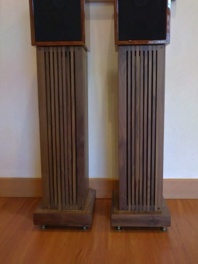 Jazz Solid Walnut Speaker Stands (New) Walnutstands2