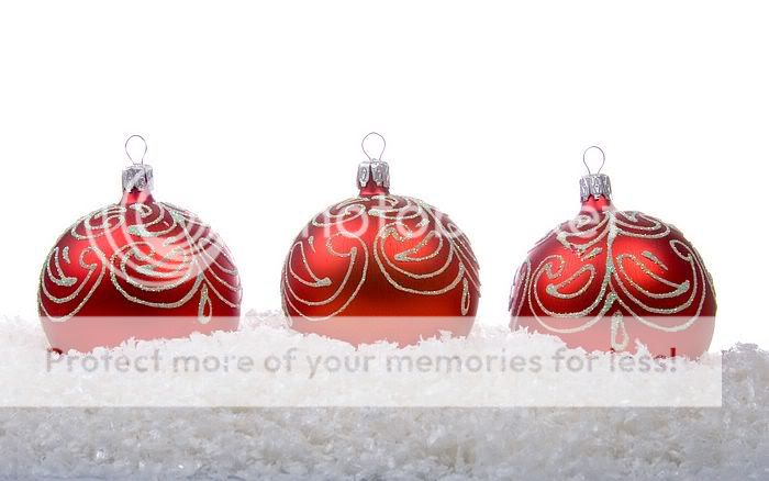  Giáng sinh cùng danh hiệu và bóng Three_red_christmas_baubles_004006