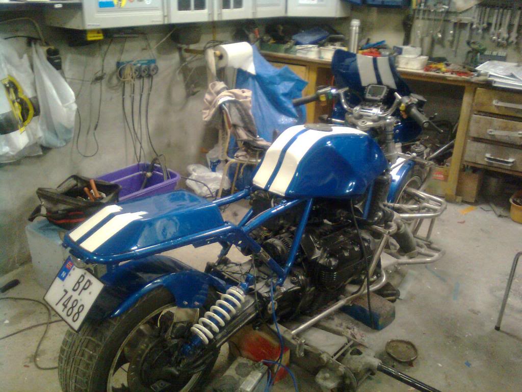 Building a BMW K100 with aluminium sidecar & single sided front suspension. Mobilbilde0924255B1255D_zps0d37499a