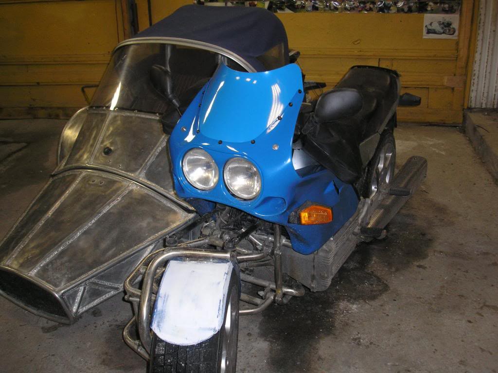 Building a BMW K100 with aluminium sidecar & single sided front suspension. P1222660