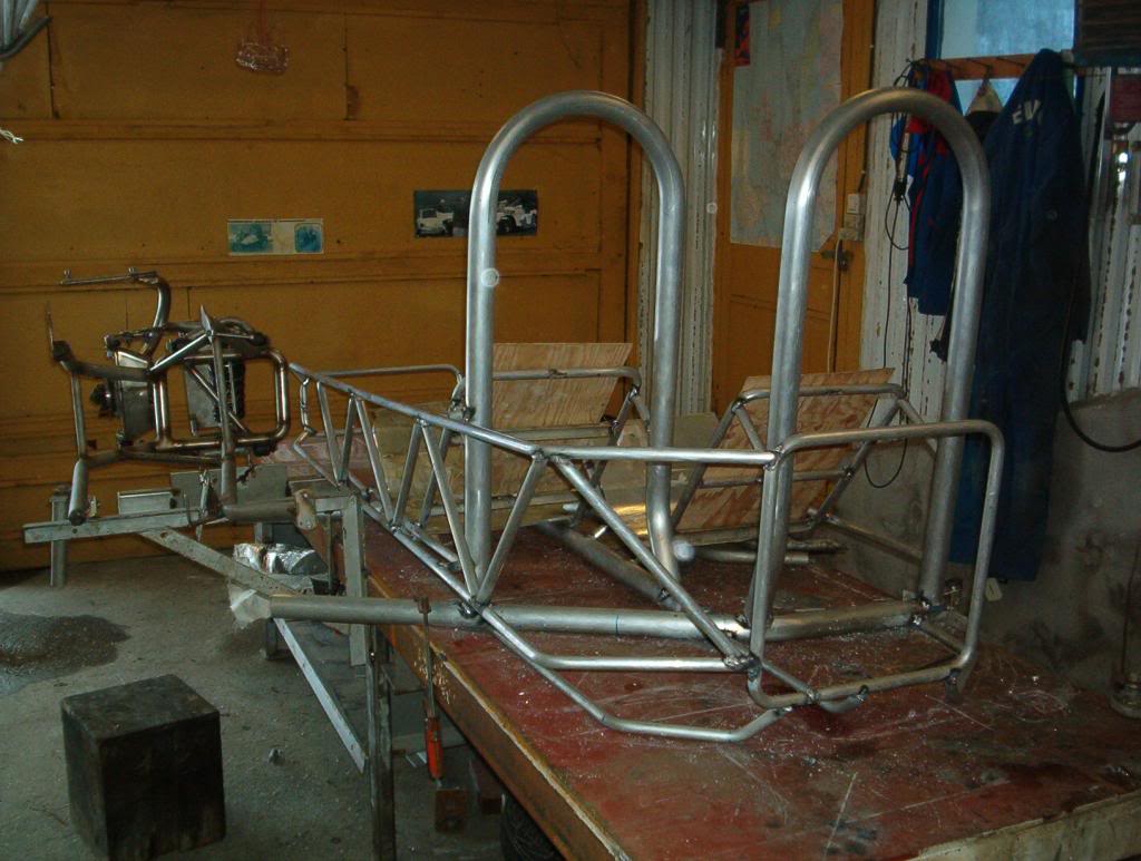 Building a BMW K100 with aluminium sidecar & single sided front suspension. IM001384_zpseaa1ead2