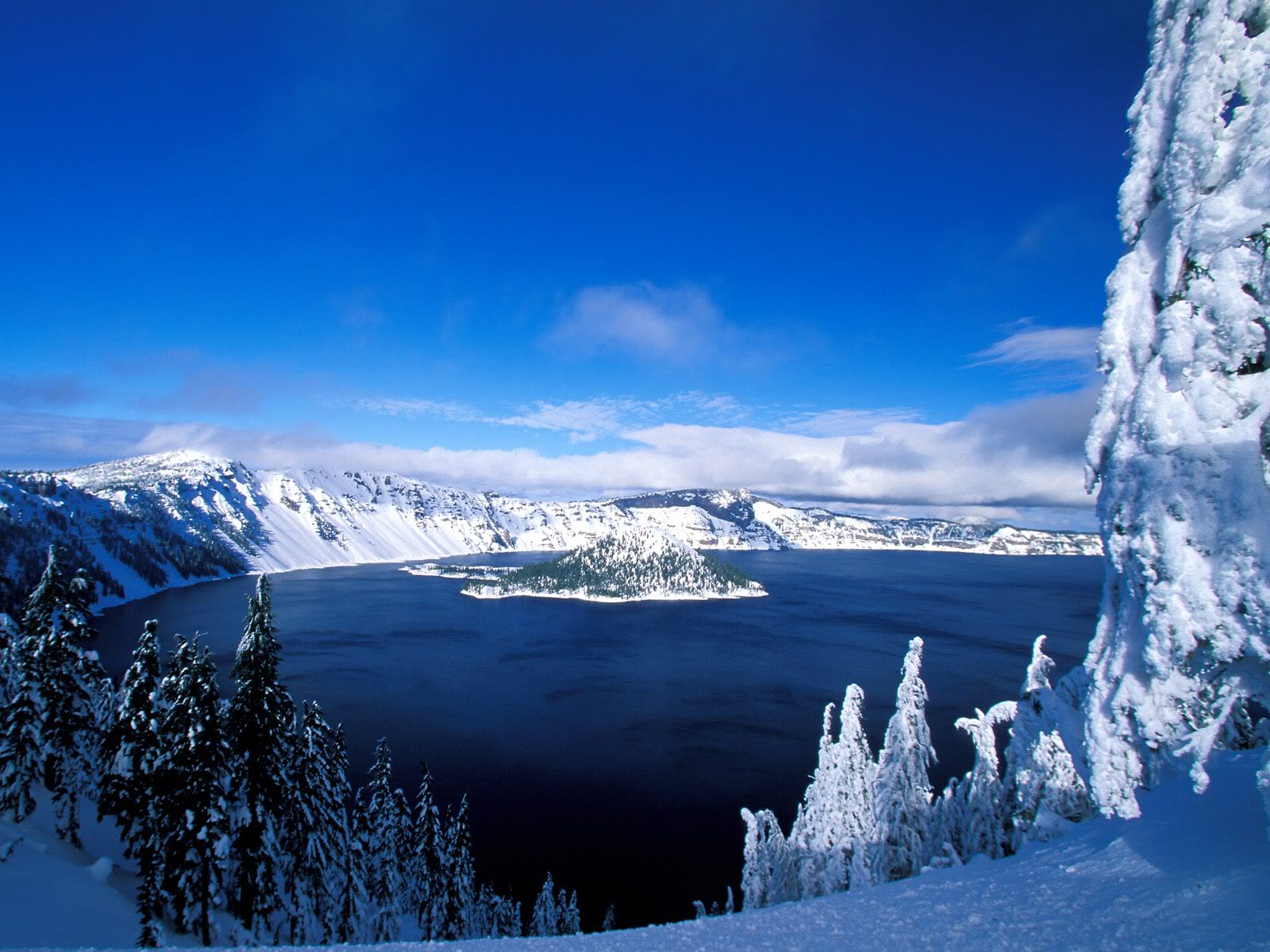 YKSEK ZNRLKTE MANZARA RESMLER BAKMAYA DEER!!! Crater_Lake_in_Winter_Oregon