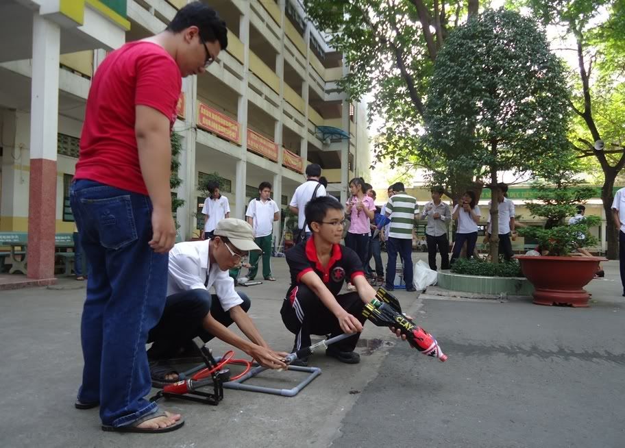 Tên lửa 2012 Tenluanuoc201211