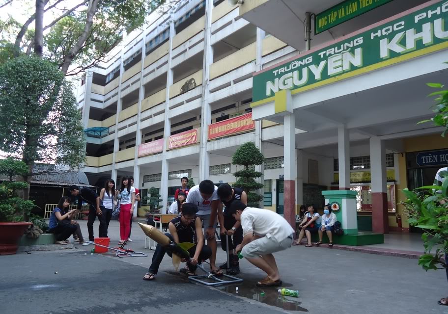 Tên lửa 2012 Tenluanuoc201234