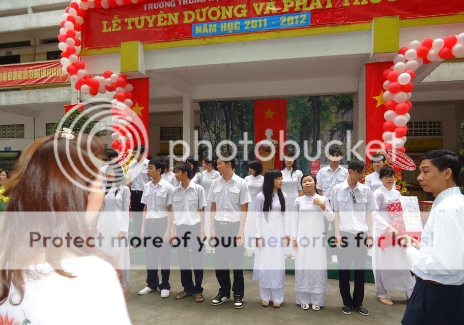 Bế giảng Năm học 2011 - 2012 BeGiang111237