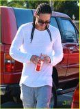 Novas fotos: Bill e Tom Kaulitz em LA Th_bill-tom-kaulitz-lunch-in-los-angeles-05