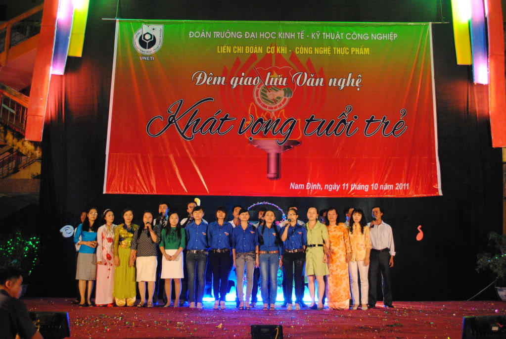 Hình ảnh văn nghệ 11/10/2011 liên chi đoàn Cơ Khí và CN Thực Phảm DSC_0521