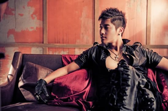 [news] ¡El solo debut album de Kim Hyun Joong rompe el record de 100,000 copias vendidas! 2011060601000455700035394