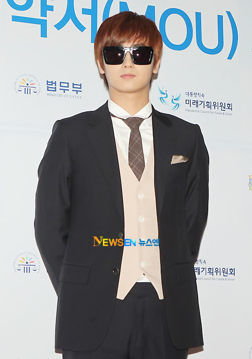 [YS] MOU (Mnet Anti Piracy Campaign) Event [22.06.11] 2011062217501510011-1