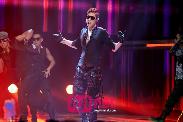 [HJL] Mnet Countdown con Young Saeng (16.6.11) F7be91b822f0fff8db335a4