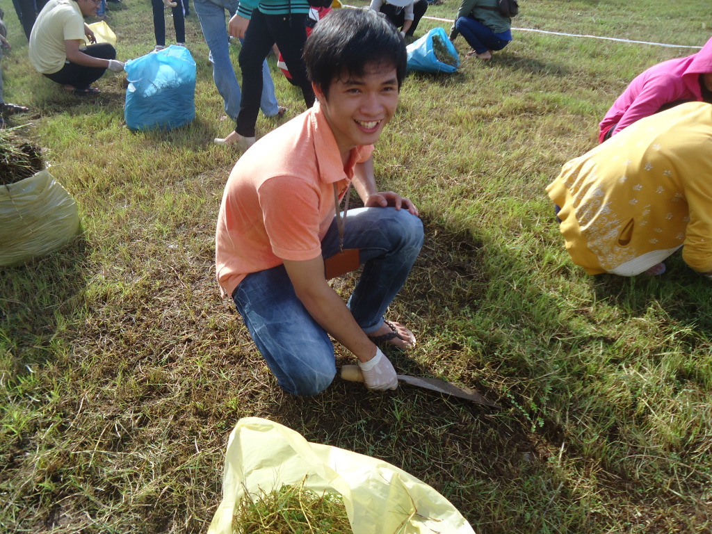 Một số hình ảnh lao động sáng ngày 30/08/2012 DSC05600