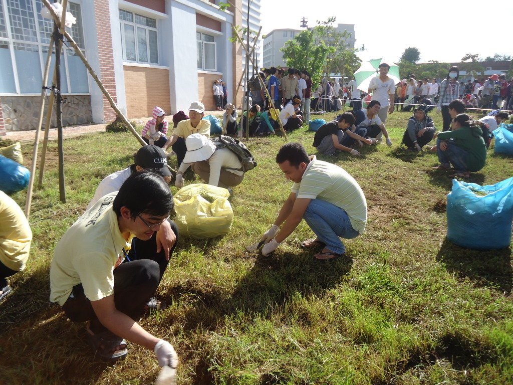 Một số hình ảnh lao động sáng ngày 30/08/2012 DSC05606