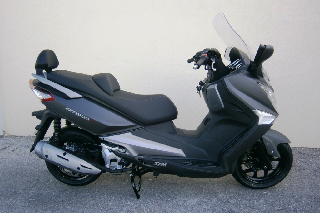 Novo modelo SYM GTS 125??? P9180018