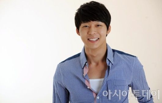 Park Yoochun, orgulloso de la amistad con Junsu y Jaejoong, "Como un miembro de JYJ" (05/06/2012) Ycnews1206052