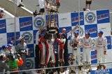 Images from Le Mans 2004 Th_WinnerLMP1-2