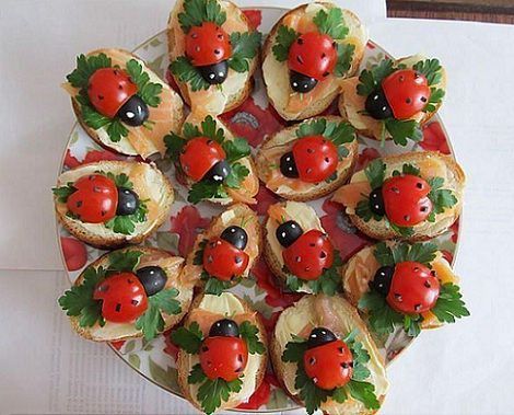 saladitos para una fiesta infantil Tostadas-tomate-mariquitas_zps4c71cb24