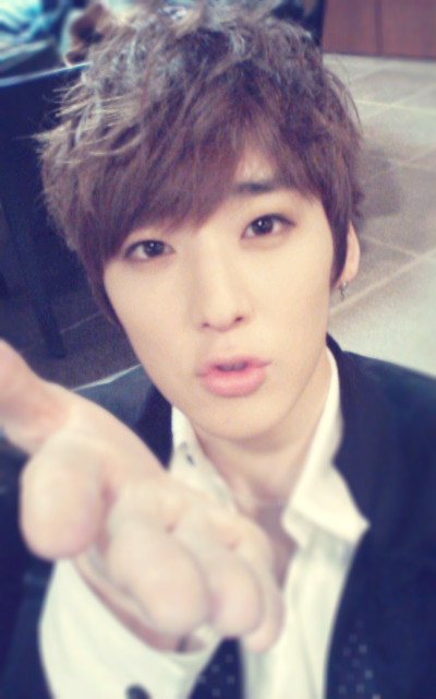 140312 Kevin da su obsequio del White Day (Día Blanco) Tumblr_m0vxe51lBq1qaq5eko1_500