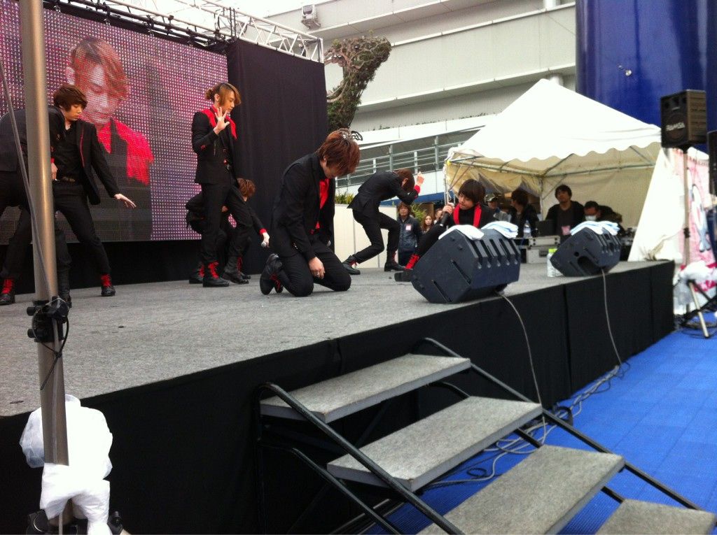 160312 El twitter de U-Kiss publica fotos del concierto en Nagoya Tumblr_m127ocUCNA1qaq5eko1_1280