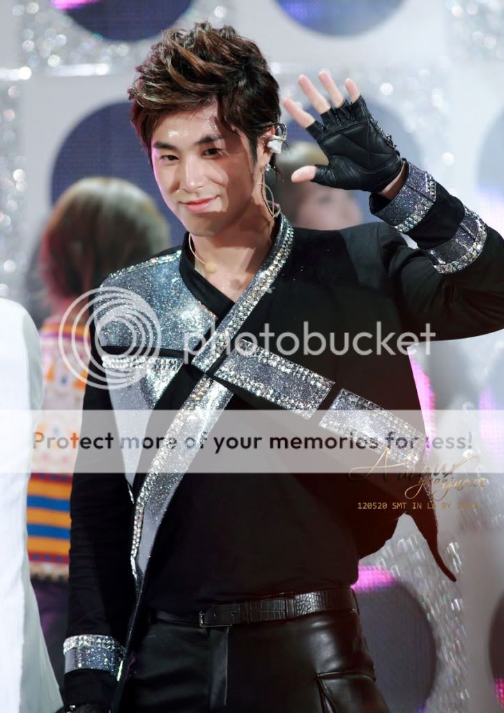 FOTOS "MBC Korean Music Wave in Google" - TVXQ (21/05/2012) parte 2 3801213fb80e7beca387be472f2eb9389b506b33