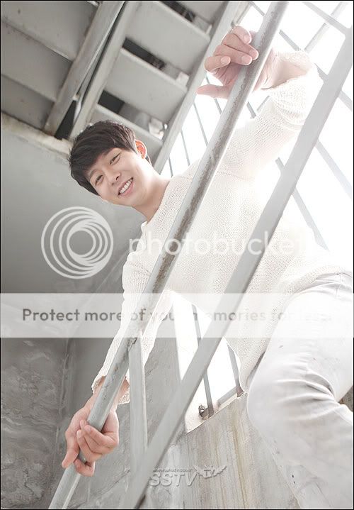 FOTOS "Yoochun para la prensa" (04/06/2012) parte 2 592254182