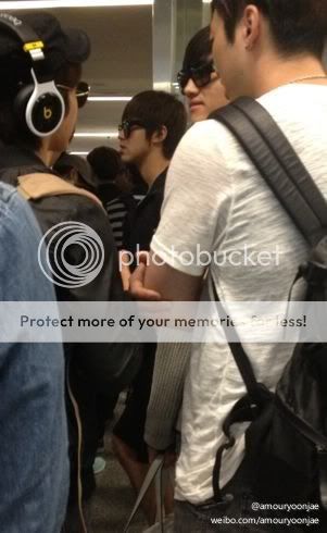 FOTOS "Aeropuerto de San Francisco" - TVXQ (22/05/2012) 69947640jw1dt7rh9pfbzj