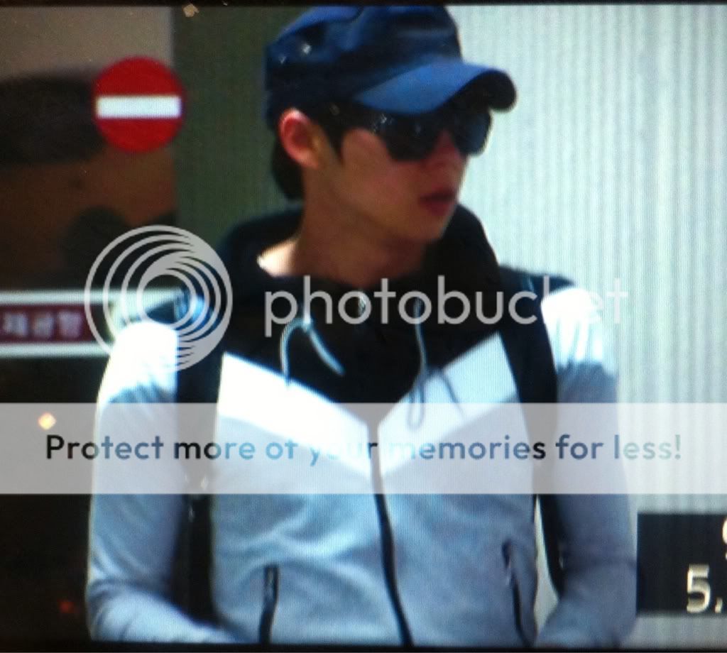 FOTOS "Aeropuerto Gimpo" - Yoochun (18/05/2012) 6cd3164egw1dt2sztylwij