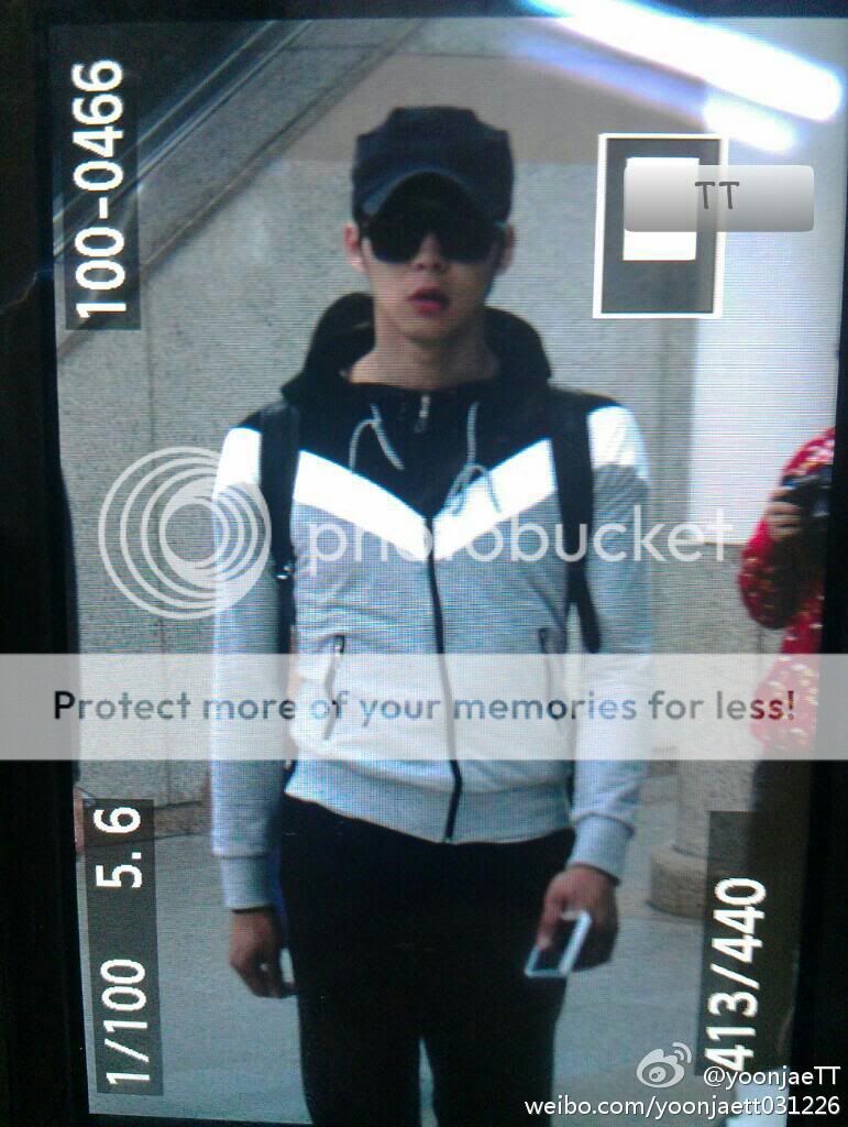 FOTOS "Aeropuerto Gimpo" - Yoochun (18/05/2012) 84f460a5jw1dt2rwd1tqhj