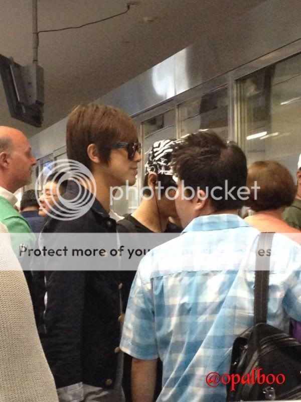 FOTOS "Aeropuerto de San Francisco" - TVXQ (22/05/2012) AthozdPCMAEMG66