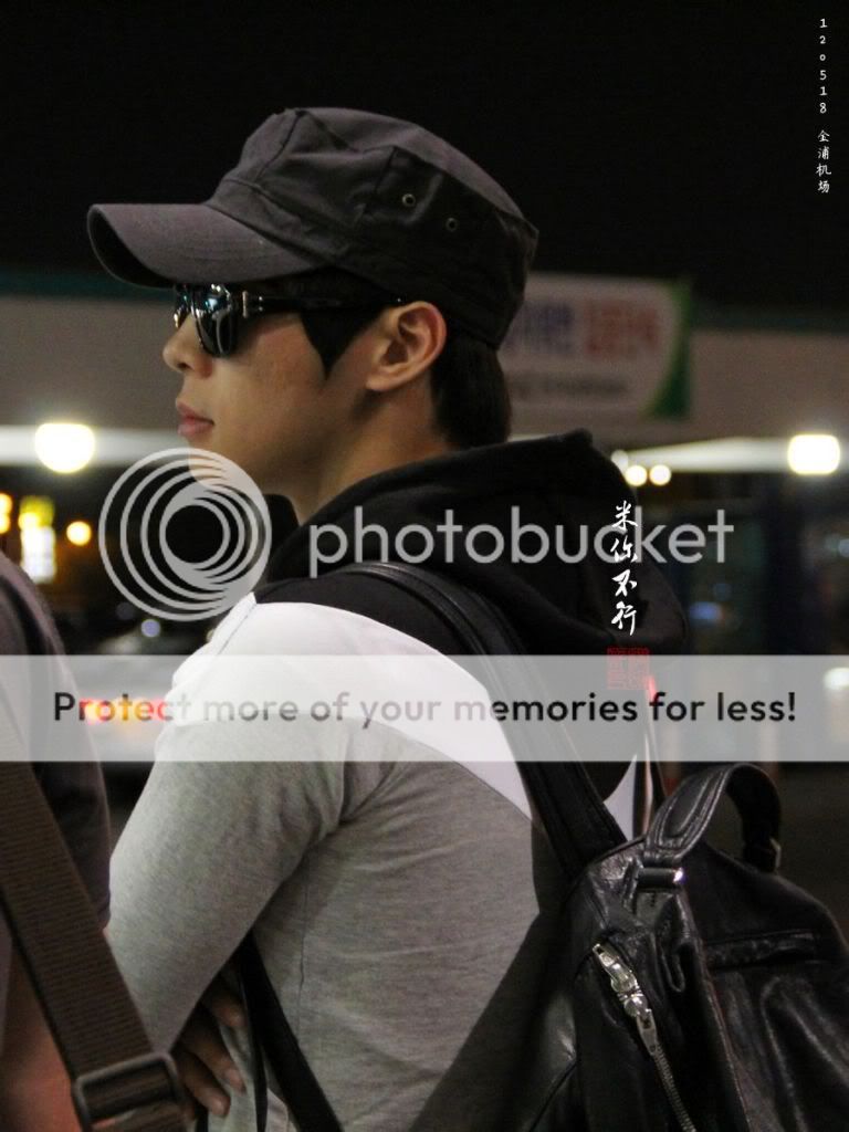 FOTOS "Aeropuerto Gimpo" - Yoochun (18/05/2012) parte 2 B219ebc4b74543a95800eb711e178a82b9011477