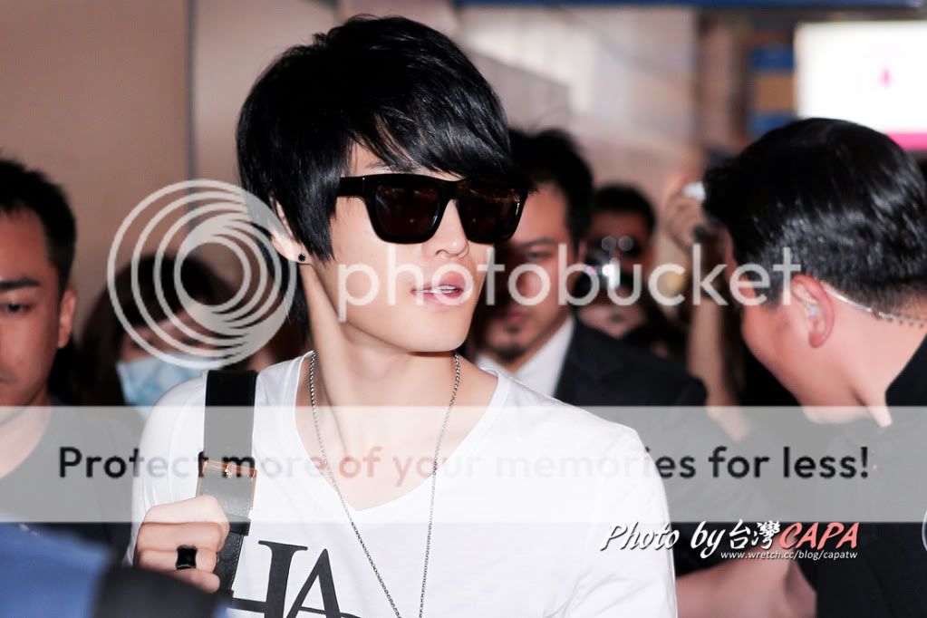 FOTOS "Aeropuerto Taoyuan" en Taiwan - Jaejoong (24/05/2012)  C