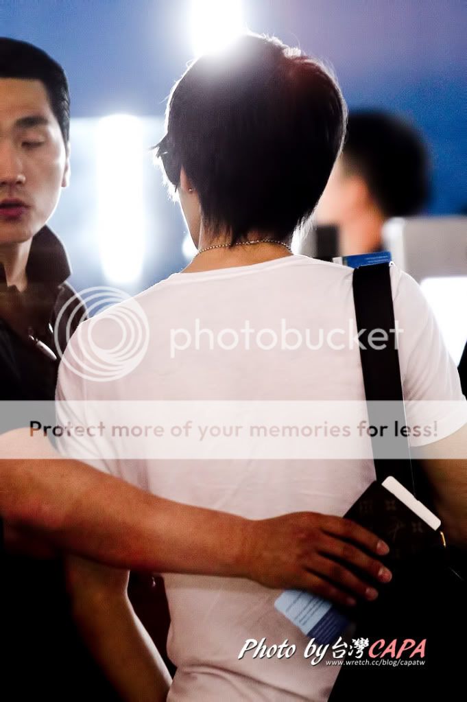 FOTOS "Aeropuerto Taoyuan" en Taiwan - Jaejoong (24/05/2012)  J