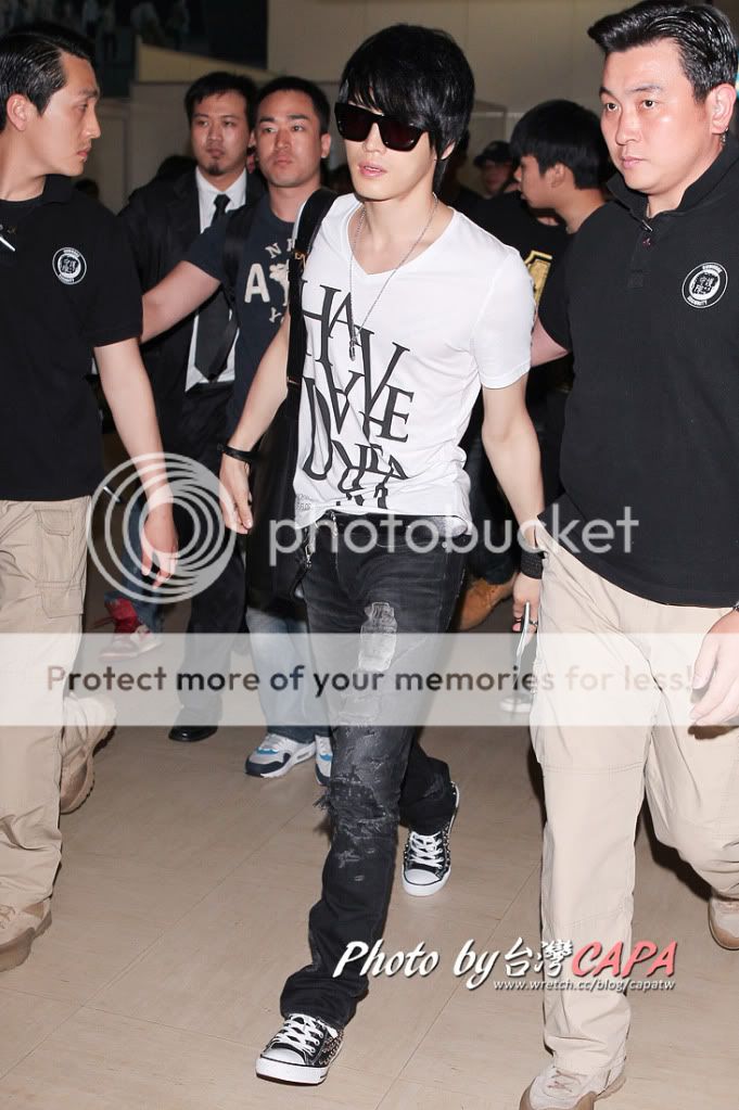 FOTOS "Aeropuerto Taoyuan" en Taiwan - Jaejoong (24/05/2012)  S