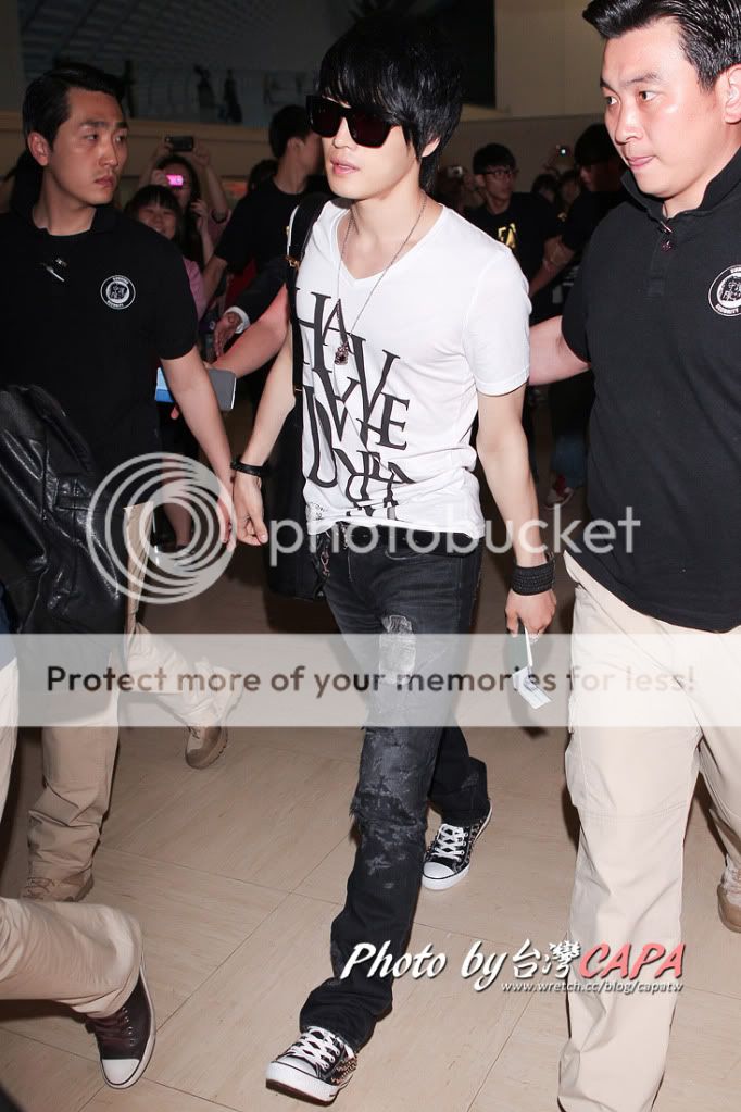 FOTOS "Aeropuerto Taoyuan" en Taiwan - Jaejoong (24/05/2012)  W