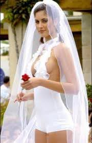 Wedding News - Page 3 Weddingdress1