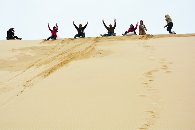 Trượt cát, 1 trải nghiệm phươt thú vị ở Quảng Bình Truot-cat-quang-binh-01_zpsmzatfe0e