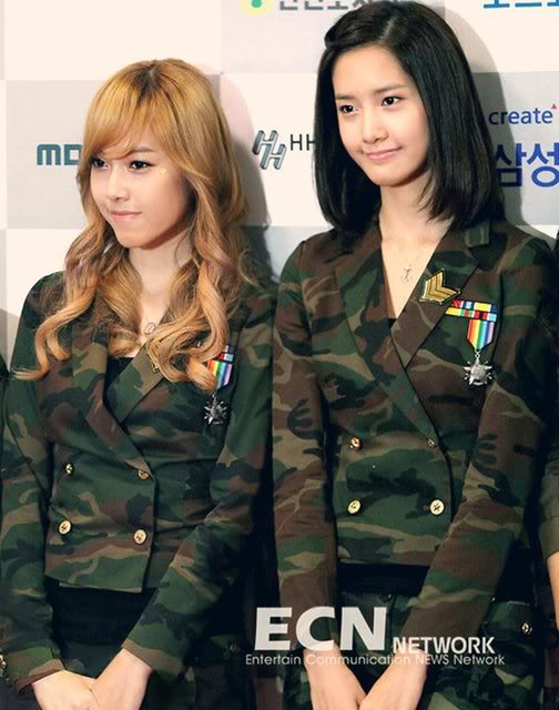 [PIC+GIF][23-1-2011] »-{♥}-»ღ°•(¯`·._.· YoonSic Fam ·._.·´¯)•ღ°»-{♥}-» °l||l° Sexy and Sweet °l||l° - Page 13 26129012316424443593512