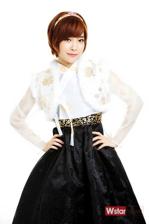 [Officical][8-10.2.13] D-Unit in Hanboks for Lunar New Year 179-Copy-Copy_zps252e5821