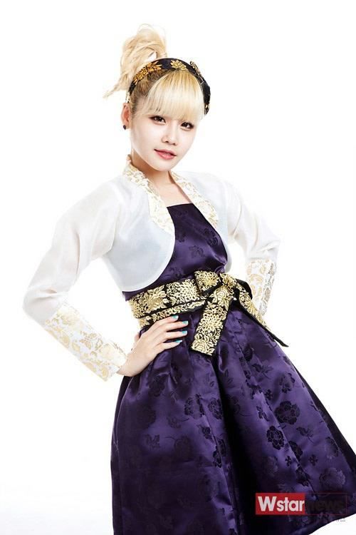 [Officical][8-10.2.13] D-Unit in Hanboks for Lunar New Year 181-Copy-Copy_zps9730e787