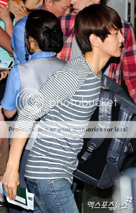 [OFFICIAL] [12.08.03] At Gimpo Airport Heading to Japan - News Pictures - EXO I9X12LPQxTZSM