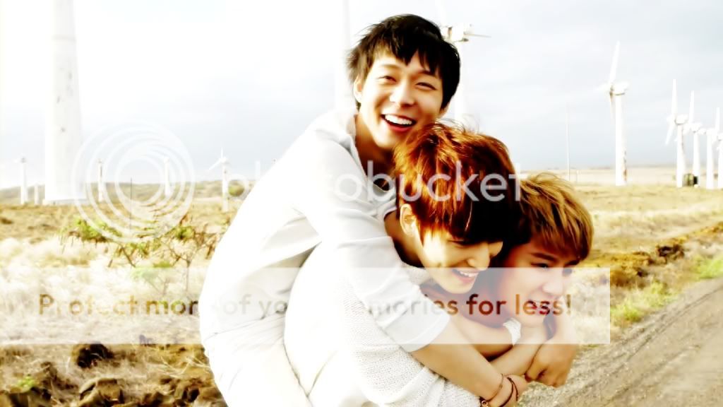 FOTOS "Mahalo Photobook" Preview - JYJ (01/07/2012) parte 2 120701-JYJ-Mahalo-Making-4-yIWBL12